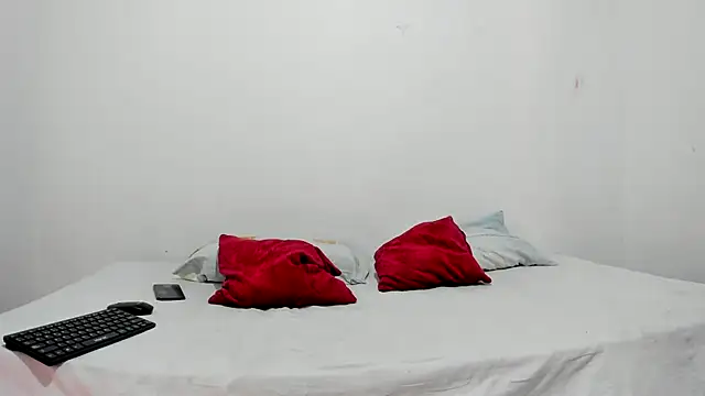 Snapshot of Danna_777 chatting on October 7, 2025, 8:17 pm Danna 777 online show from October 7, 2025, 8:17 pm