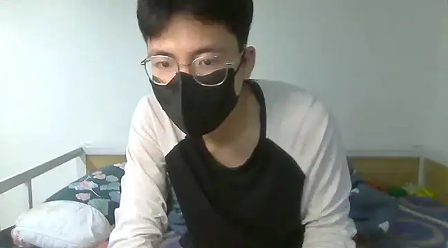 Snapshot of Gwencloudy chatting on January 15, 2025, 4:57 am Gwencloudy online show from January 15, 2025, 4:57 am