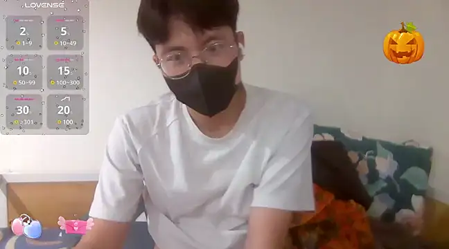 Snapshot of Gwencloudy chatting on March 15, 2025, 1:51 pm Gwencloudy online show from March 15, 2025, 1:51 pm