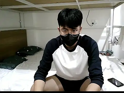 Snapshot of Gwencloudy chatting on October 10, 2025, 2:16 pm Gwencloudy online show from October 10, 2025, 2:16 pm