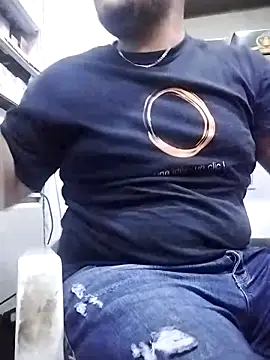 Snapshot of Fouzi1234bhm chatting on October 21, 2025, 10:54 pm Fouzi1234bhm online show from October 21, 2025, 10:54 pm