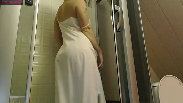 RubyLynxx online show from October 26, 2025, 6:36 pm