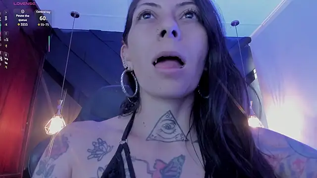 dark gotica online show from November 24, 2025, 8:52 pm