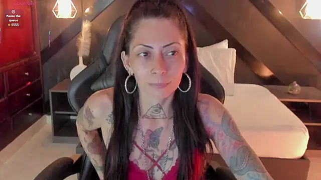 dark gotica online show from February 17, 2026, 7:09 pm