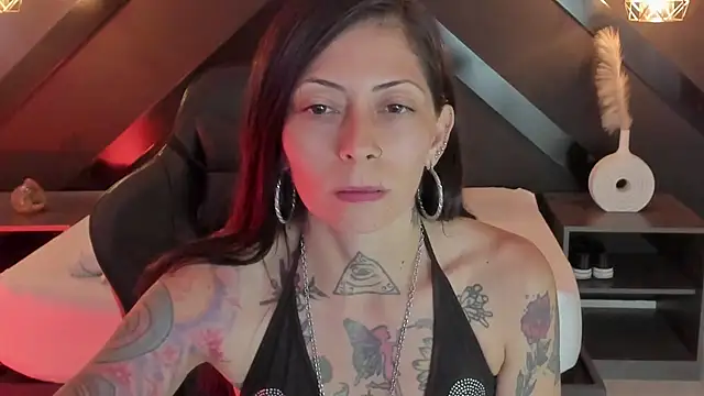 dark gotica online show from March 12, 2026, 7:09 pm