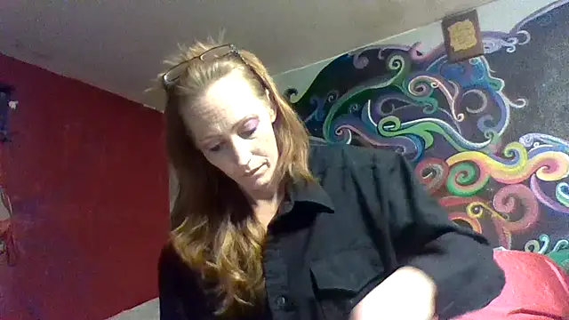 Snapshot of 4EyedSluttyGinger chatting on December 11, 2024, 10:25 am 4EyedSluttyGinger online show from December 11, 2024, 10:25 am