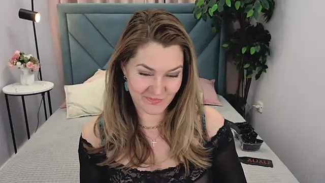 Adele Russo online show from January 11, 2026, 4:45 pm