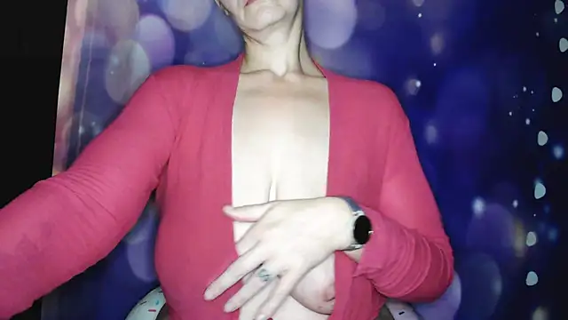 Snapshot of Carlysmiles chatting on October 25, 2025, 10:01 am Carlysmiles online show from October 25, 2025, 10:01 am