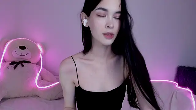 666kisses online show from February 6, 2025, 3:31 pm