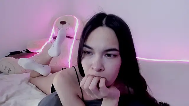 666kisses online show from February 6, 2025, 8:56 pm