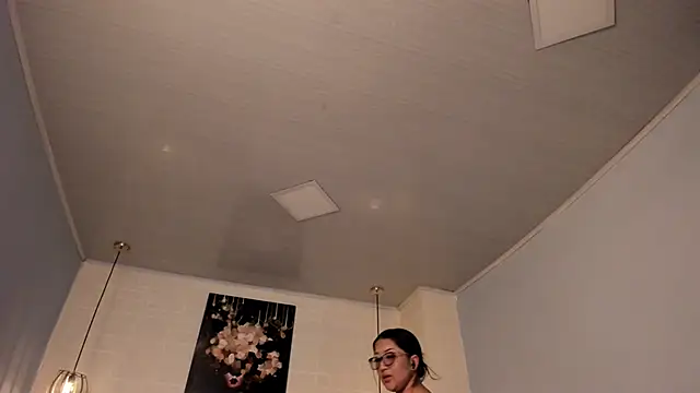 ayshel   online show from January 22, 2025, 4:02 am