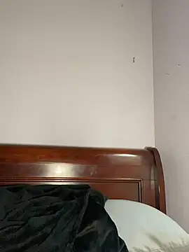 Snapshot of xocrybaby chatting on December 9, 2024, 6:03 pm xocrybaby online show from December 9, 2024, 6:03 pm