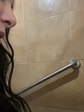 Snapshot of xocrybaby chatting on December 20, 2024, 5:51 pm xocrybaby online show from December 20, 2024, 5:51 pm