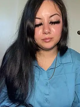 Snapshot of xocrybaby chatting on January 4, 2025, 10:13 pm xocrybaby online show from January 4, 2025, 10:13 pm