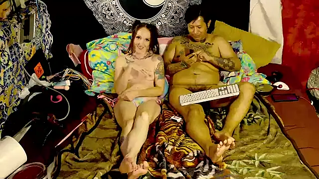 Snapshot of newboofgoofin chatting on November 24, 2025, 8:08 pm newboofgoofin online show from November 24, 2025, 8:08 pm