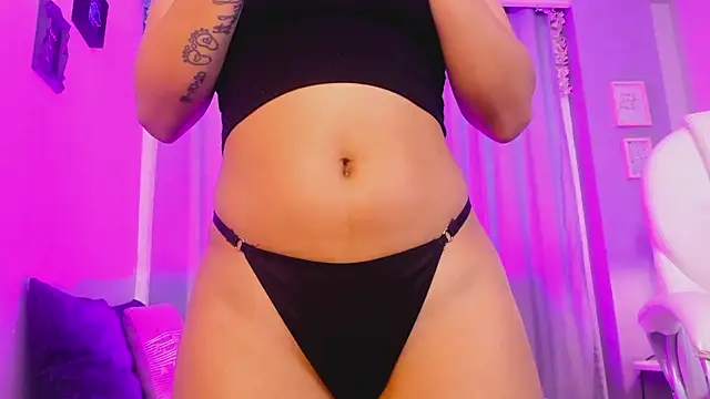 CoralineRicce  online show from December 12, 2024, 4:59 am