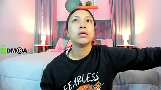 CoralineRicce  online show from September 10, 2025, 9:15 pm