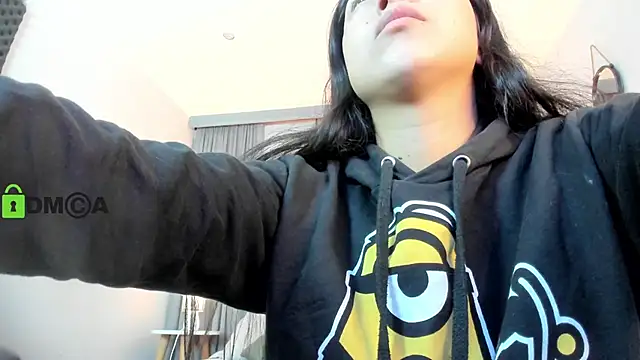 CoralineRicce  online show from September 23, 2025, 9:40 pm