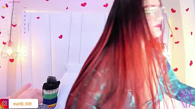 MelanieKlaus online show from October 18, 2025, 11:33 am