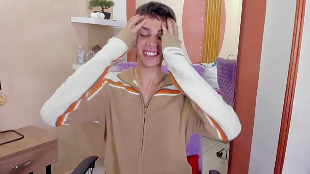 Snapshot of Jasson_smit chatting on December 11, 2024, 1:17 pm Jasson smit online show from December 11, 2024, 1:17 pm