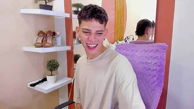 Snapshot of Jasson_smit chatting on December 13, 2024, 1:01 pm Jasson smit online show from December 13, 2024, 1:01 pm