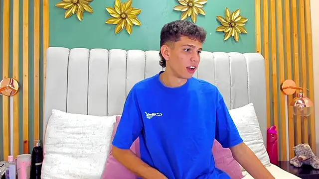 Snapshot of Jasson_smit chatting on December 17, 2024, 2:00 pm Jasson smit online show from December 17, 2024, 2:00 pm