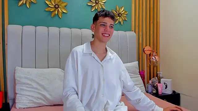 Snapshot of Jasson_smit chatting on December 21, 2024, 1:32 pm Jasson smit online show from December 21, 2024, 1:32 pm