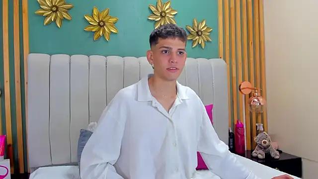 Snapshot of Jasson_smit chatting on December 31, 2024, 12:46 pm Jasson smit online show from December 31, 2024, 12:46 pm