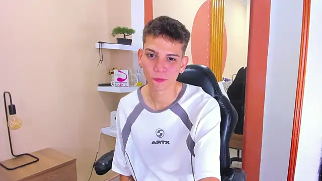 Snapshot of Jasson_smit chatting on January 31, 2025, 12:51 pm Jasson smit online show from January 31, 2025, 12:51 pm