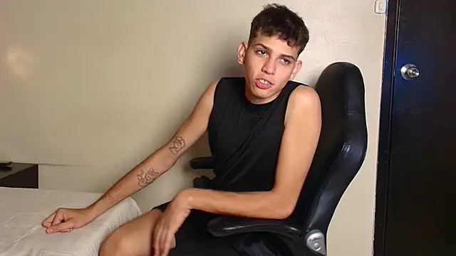 Snapshot of Jasson_smit chatting on March 12, 2025, 1:19 pm Jasson smit online show from March 12, 2025, 1:19 pm