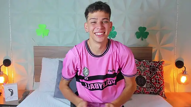 Snapshot of Jasson_smit chatting on March 17, 2025, 1:08 pm Jasson smit online show from March 17, 2025, 1:08 pm