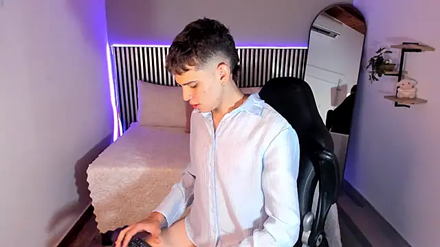 Snapshot of Jasson_smit chatting on September 14, 2025, 7:46 pm Jasson smit online show from September 14, 2025, 7:46 pm