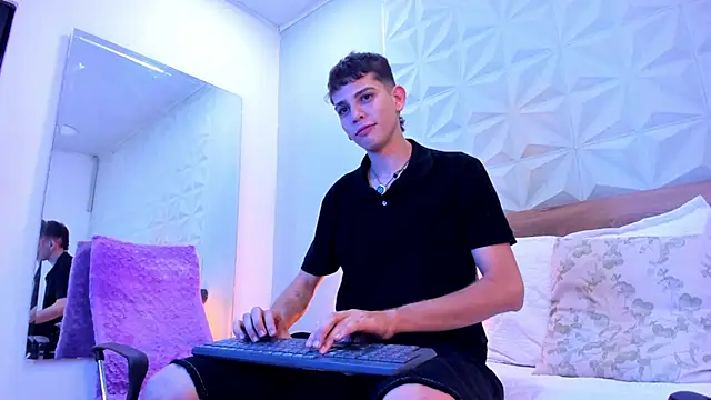 Snapshot of Jasson_smit chatting on October 17, 2025, 1:20 am Jasson smit online show from October 17, 2025, 1:20 am