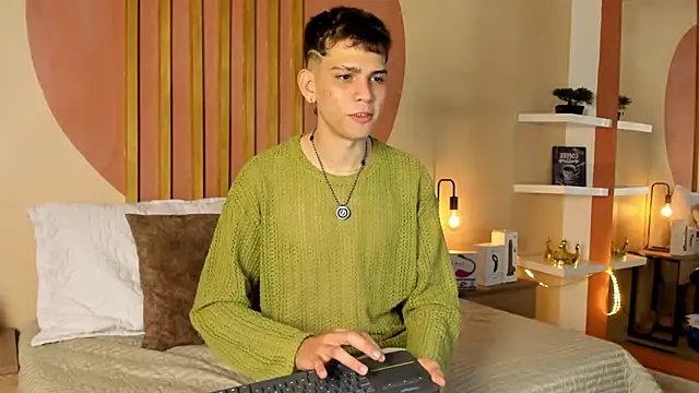 Snapshot of Jasson_smit chatting on October 19, 2025, 1:34 pm Jasson smit online show from October 19, 2025, 1:34 pm