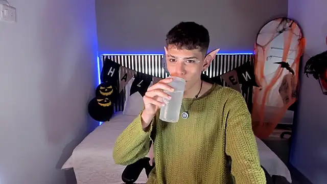 Snapshot of Jasson_smit chatting on October 29, 2025, 2:19 pm Jasson smit online show from October 29, 2025, 2:19 pm