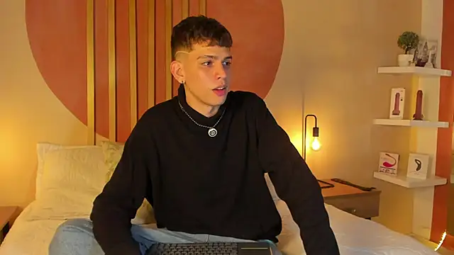 Snapshot of Jasson_smit chatting on November 19, 2025, 12:32 am Jasson smit online show from November 19, 2025, 12:32 am