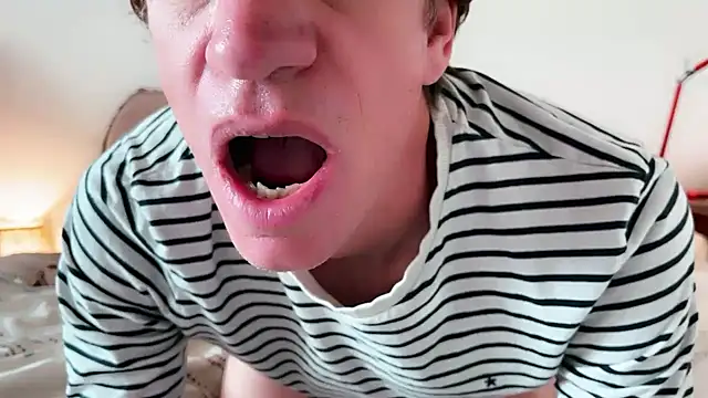 smoothboyx online show from December 3, 2024, 12:27 pm