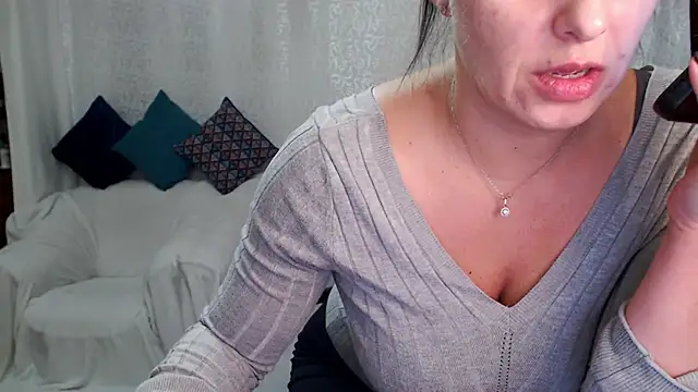 Snapshot of Stella_Adria chatting on December 8, 2024, 5:01 pm Stella Adria online show from December 8, 2024, 5:01 pm