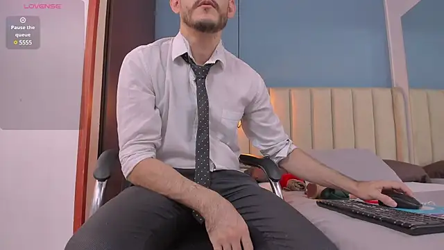 jeanpiere  online show from January 28, 2025, 7:32 pm