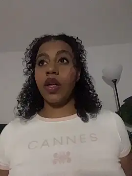 charlotteeruss online show from March 21, 2026, 5:56 am