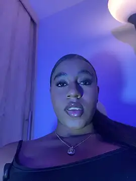 Snapshot of charlotteeruss chatting on July 19, 2026, 1:20 am charlotteeruss online show from July 19, 2026, 1:20 am