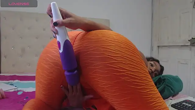 melisacruzz online show from December 11, 2024, 10:27 pm