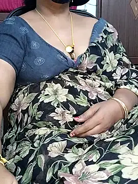 Snapshot of yours-kavaya chatting on October 13, 2025, 3:17 am yours-kavaya online show from October 13, 2025, 3:17 am