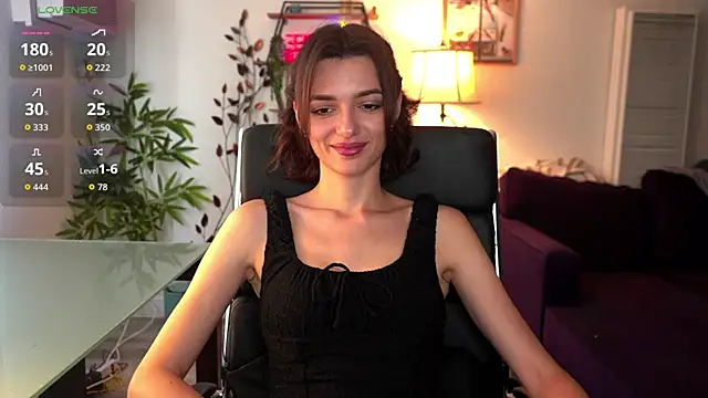 Snapshot of olivia_jeas chatting on June 2, 2026, 9:06 pm olivia jeas online show from June 2, 2026, 9:06 pm