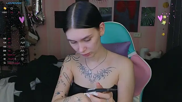 Snapshot of Amanda_Tender chatting on March 20, 2025, 9:56 pm Amanda Tender online show from March 20, 2025, 9:56 pm