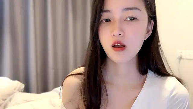 A-xena online show from March 19, 2025, 2:05 am