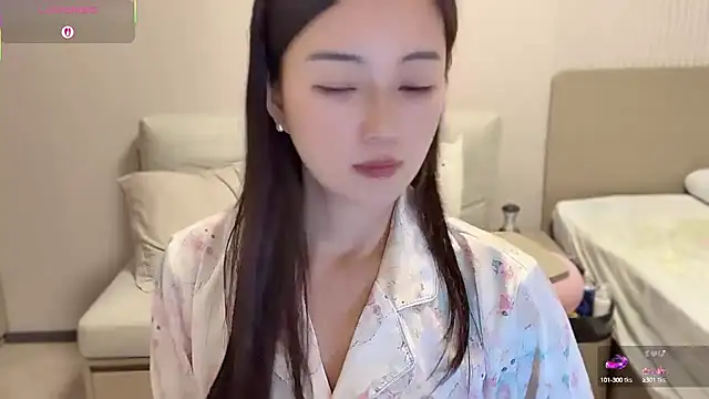 A-xena online show from September 17, 2025, 2:19 pm