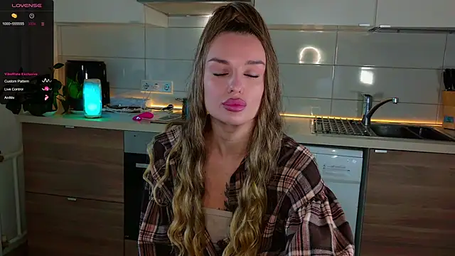 MissLovex online show from March 18, 2026, 5:32 am