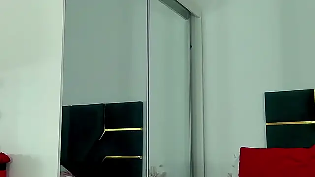 AllisonSweets online show from April 9, 2026, 10:42 am