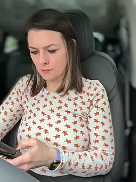 LadyLena1 online show from December 13, 2024, 9:20 pm